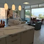 Apartman Atlas By Sea *