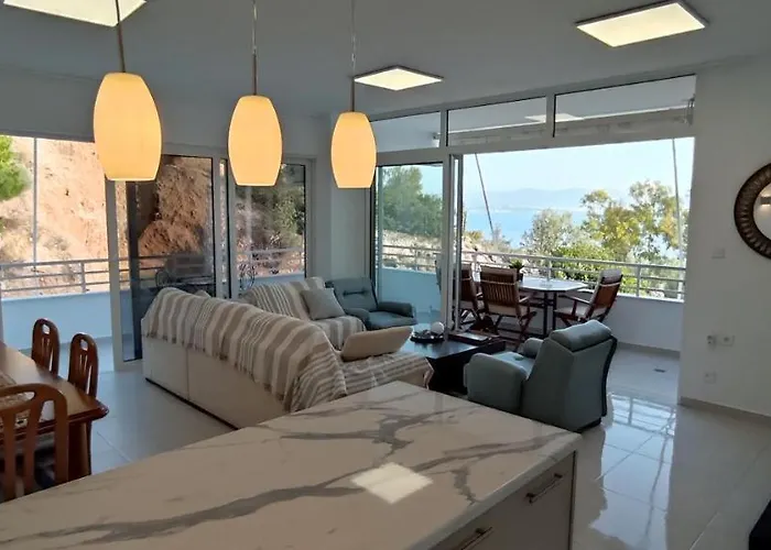 Apartment Atlas By Sea